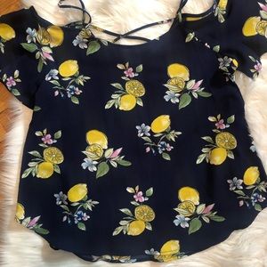 Strict Fix cold shoulder lemon top
